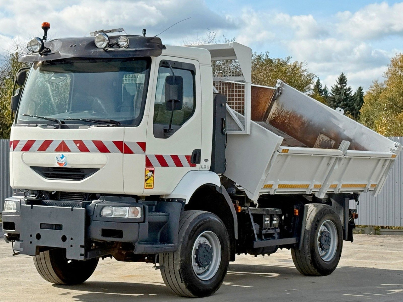 Renault MIDLUM 210 DCI* KIPPER 3,60m * 4x4 - Tipper: picture 3 Renault MIDLUM 210 DCI* KIPPER 3,60m * 4x4 - Tipper: picture 3