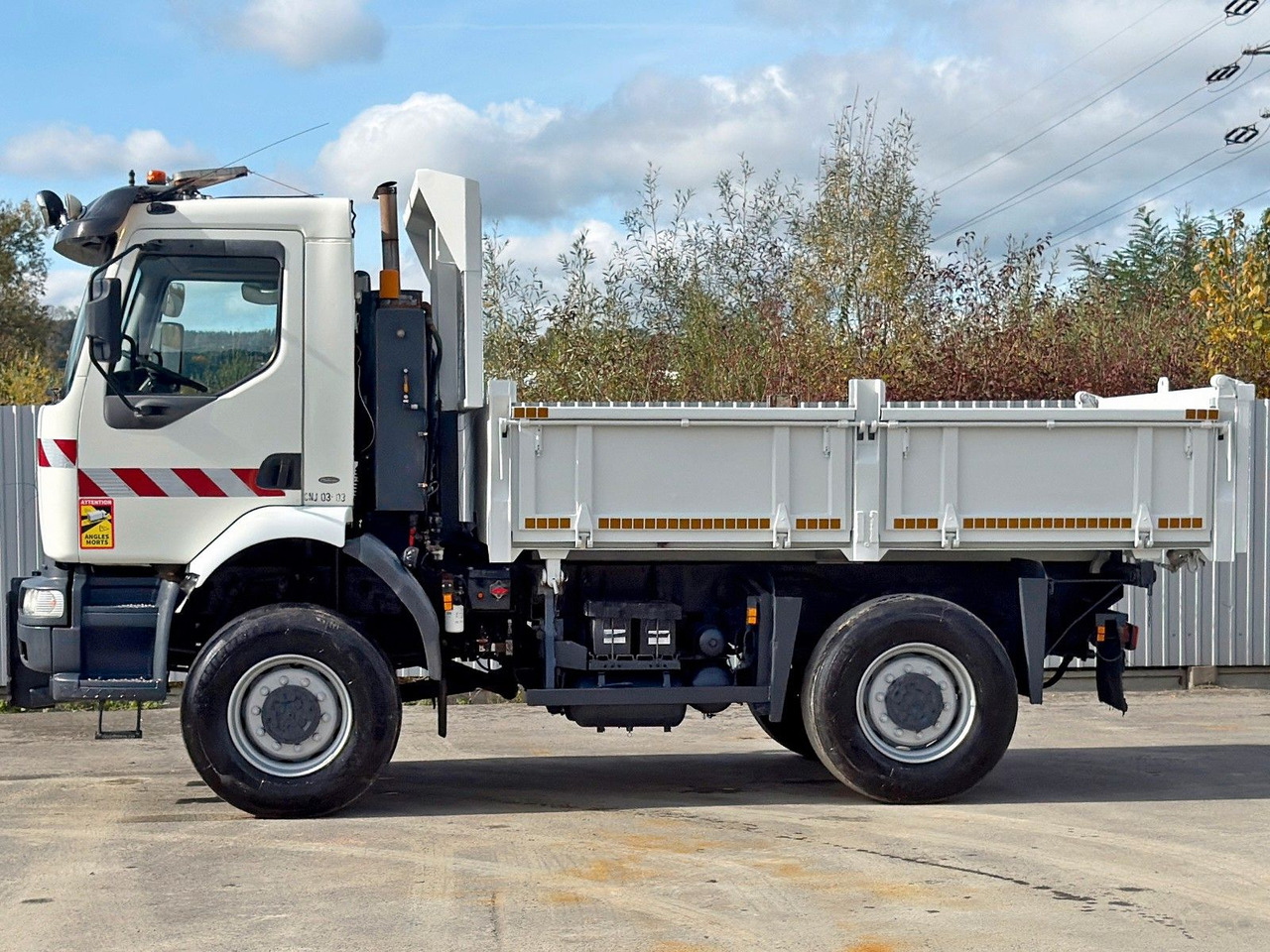 Renault MIDLUM 210 DCI* KIPPER 3,60m * 4x4 - Tipper: picture 5 Renault MIDLUM 210 DCI* KIPPER 3,60m * 4x4 - Tipper: picture 5