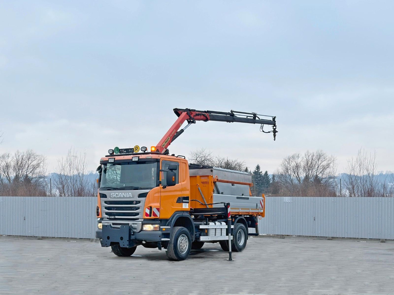 Scania R 420 * PK 11002/FUNK * sandblaste - Crane truck: picture 3 Scania R 420 * PK 11002/FUNK * sandblaste - Crane truck: picture 3
