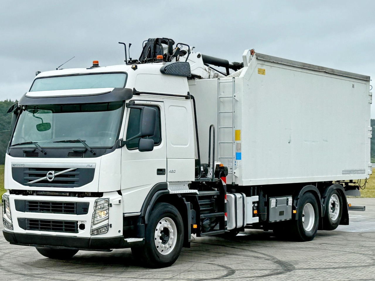 Volvo FM 420 Kipper 6,20 m * EPSILON Q150L75 *TOP - Hook lift truck, Crane truck: picture 3 Volvo FM 420 Kipper 6,20 m * EPSILON Q150L75 *TOP - Hook lift truck, Crane truck: picture 3