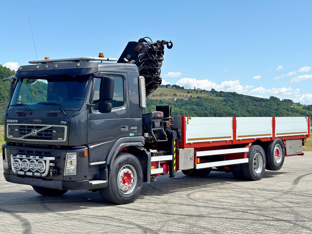 Volvo FM 440 * HIAB 288 E - 8 HIPRO/FUNK * TOPZUSTAND - Crane truck: picture 3 Volvo FM 440 * HIAB 288 E - 8 HIPRO/FUNK * TOPZUSTAND - Crane truck: picture 3