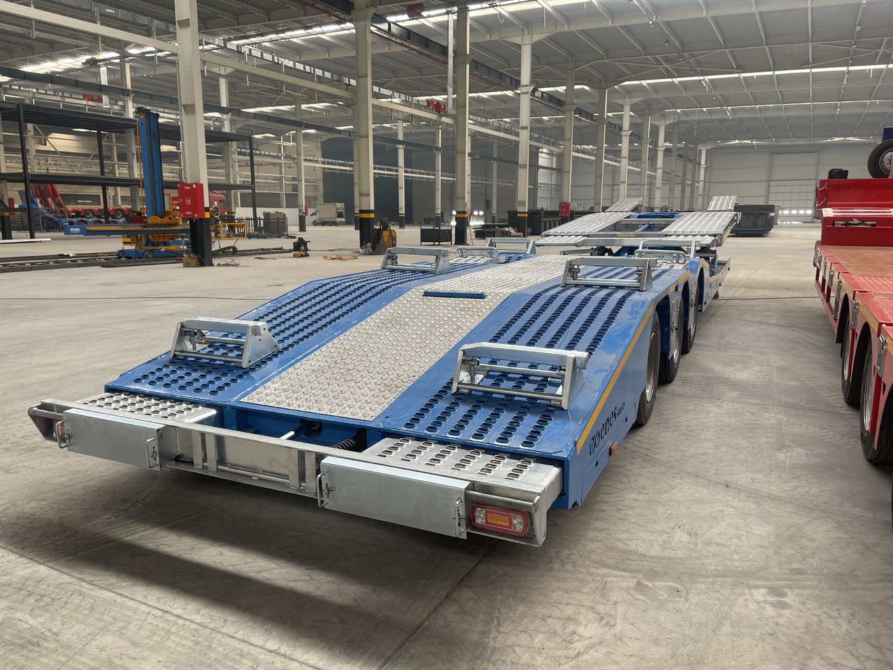 LIDER 2025 NEW UNUSED READY IN FACTORY STOCK - Autotransporter semi-trailer: picture 5 LIDER 2025 NEW UNUSED READY IN FACTORY STOCK - Autotransporter semi-trailer: picture 5