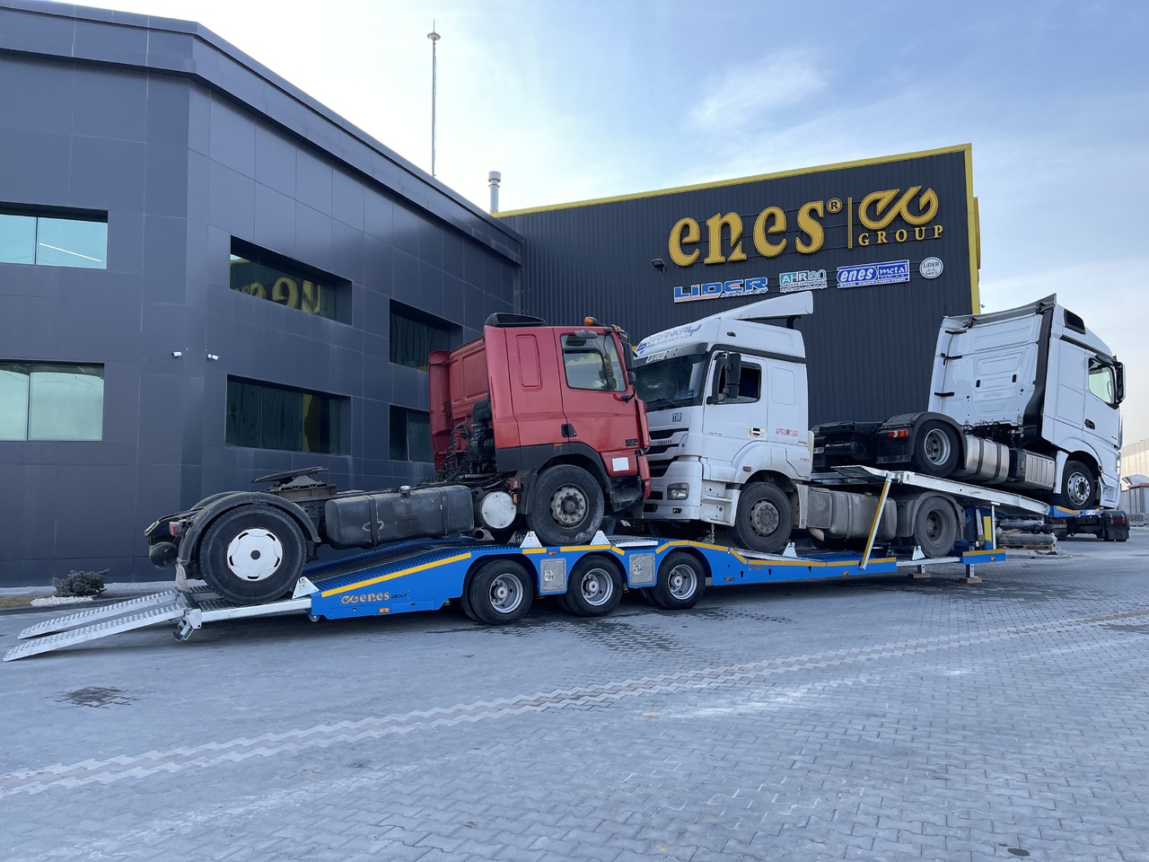 LIDER 2025 NEW UNUSED READY IN FACTORY STOCK - Autotransporter semi-trailer: picture 3 LIDER 2025 NEW UNUSED READY IN FACTORY STOCK - Autotransporter semi-trailer: picture 3