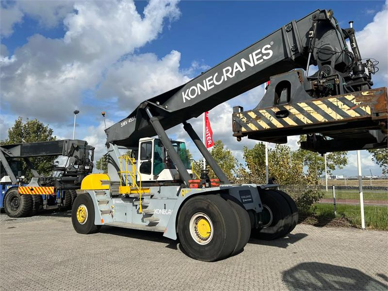 KONECRANES SMV 4531 TB5 - Reach stacker: picture 3 KONECRANES SMV 4531 TB5 - Reach stacker: picture 3