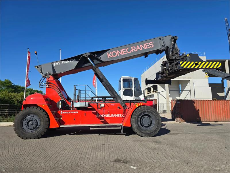 KONECRANES SMV 4535 TB5 - Reach stacker: picture 1 KONECRANES SMV 4535 TB5 - Reach stacker: picture 1