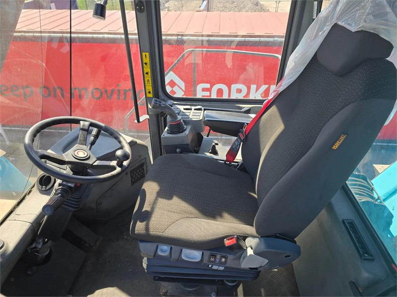 KONECRANES SMV 4535 TB5 - Reach stacker: picture 1 KONECRANES SMV 4535 TB5 - Reach stacker: picture 1