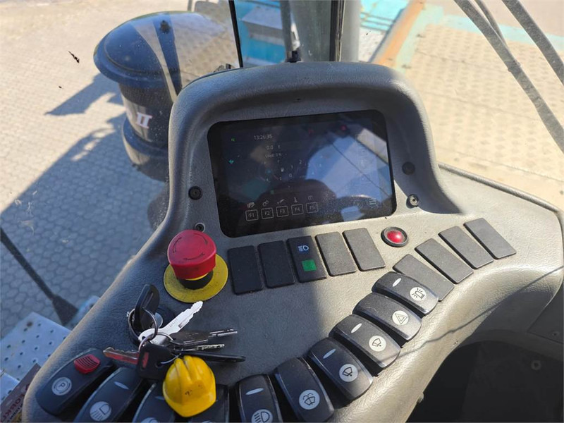 KONECRANES SMV 4535 TB5 - Reach stacker: picture 2 KONECRANES SMV 4535 TB5 - Reach stacker: picture 2