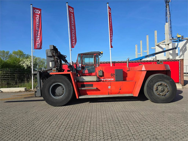 Kalmar DCE330 RoRo - Diesel forklift: picture 2 Kalmar DCE330 RoRo - Diesel forklift: picture 2