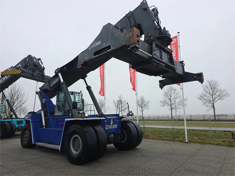 Kalmar DRG450-60S5E - Reach stacker: picture 3 Kalmar DRG450-60S5E - Reach stacker: picture 3