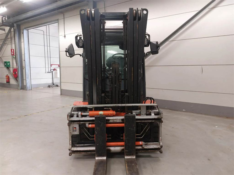 Toyota 8FBMT50 - Electric forklift: picture 5 Toyota 8FBMT50 - Electric forklift: picture 5
