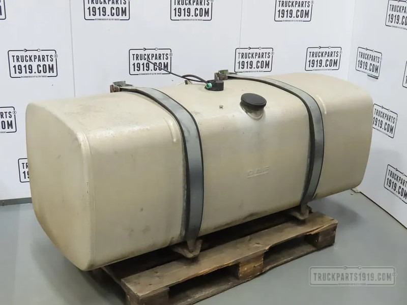 DAF 1681826 Brandstoftank + steunen 620L - Fuel tank for Truck: picture 1 DAF 1681826 Brandstoftank + steunen 620L - Fuel tank for Truck: picture 1