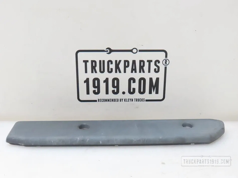 DAF 1706971 Afdekkap bumper Re. DAF LF - Bumper for Truck: picture 1 DAF 1706971 Afdekkap bumper Re. DAF LF - Bumper for Truck: picture 1