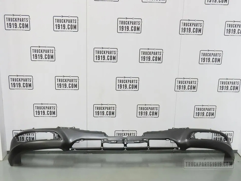 DAF 1953385 Bumper DAF XF106 - Bumper for Truck: picture 1 DAF 1953385 Bumper DAF XF106 - Bumper for Truck: picture 1