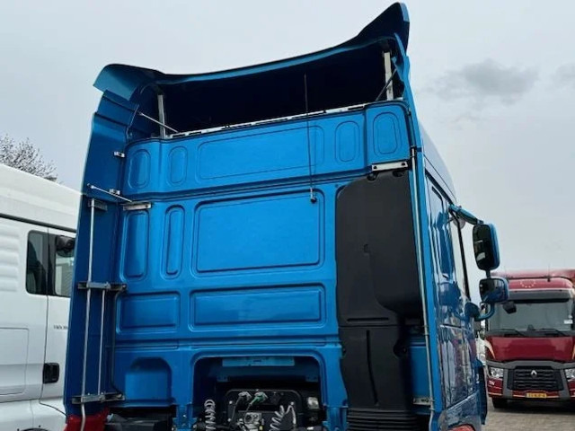 DAF XF 106 SpaceCab Cabine E6 - Cab and interior for Truck: picture 3 DAF XF 106 SpaceCab Cabine E6 - Cab and interior for Truck: picture 3