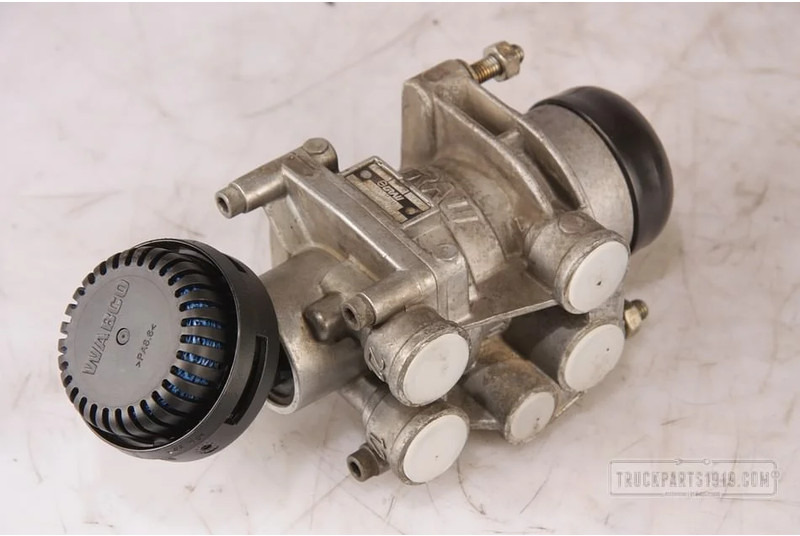 Diversen GRAU Brake System Voetremventiel MAN - Brake valve for Truck: picture 1 Diversen GRAU Brake System Voetremventiel MAN - Brake valve for Truck: picture 1