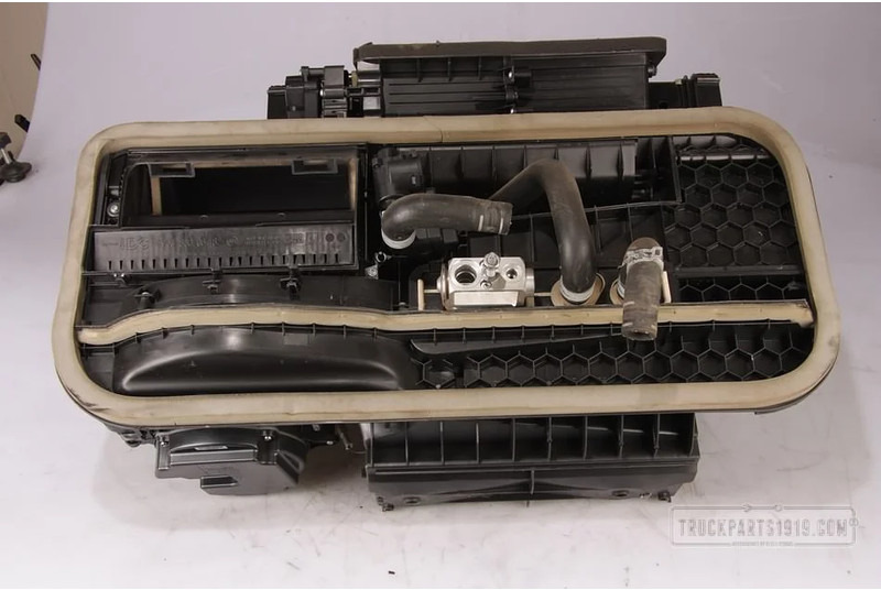 Mercedes-Benz Heating, Ventilation & AC Kachel unit MB MP4 - Heating/ Ventilation for Truck: picture 1 Mercedes-Benz Heating, Ventilation & AC Kachel unit MB MP4 - Heating/ Ventilation for Truck: picture 1