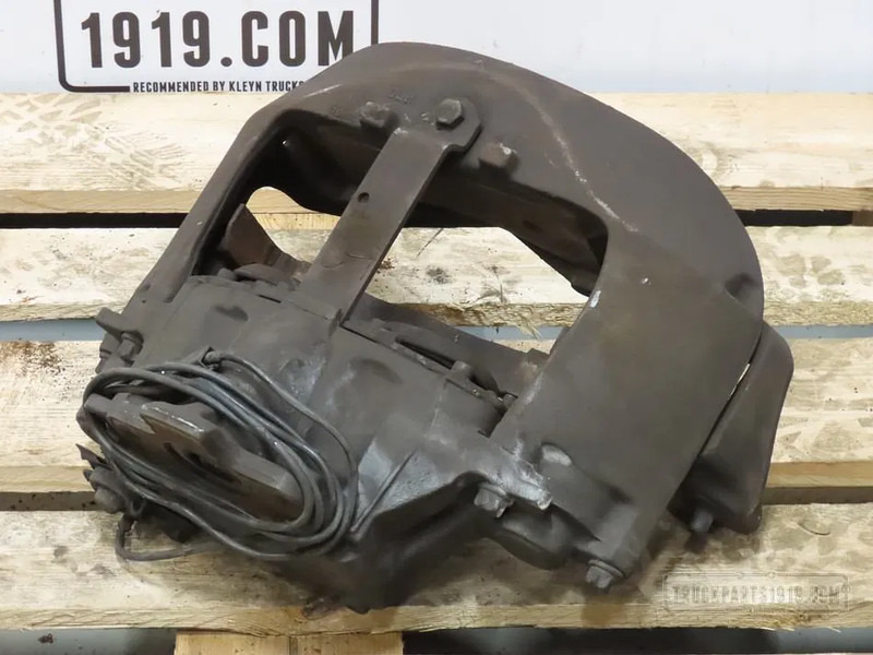 Volvo 21946160 Remklauw Re. - Brake caliper for Truck: picture 1 Volvo 21946160 Remklauw Re. - Brake caliper for Truck: picture 1