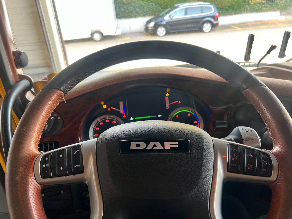 Curtain side truck DAF XF 510 Jumbo: picture 10