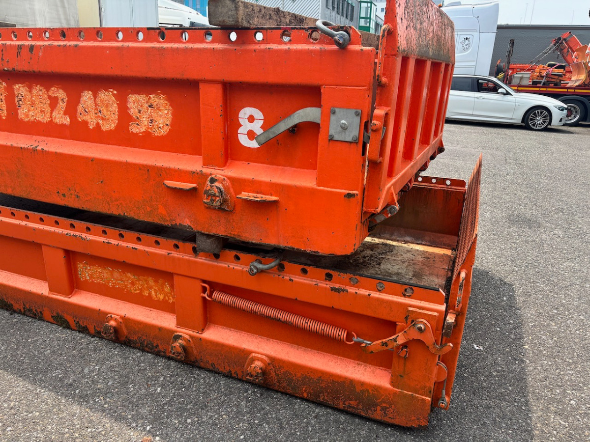 Marke UT Absetzmulde - Tipper body: picture 2 Marke UT Absetzmulde - Tipper body: picture 2