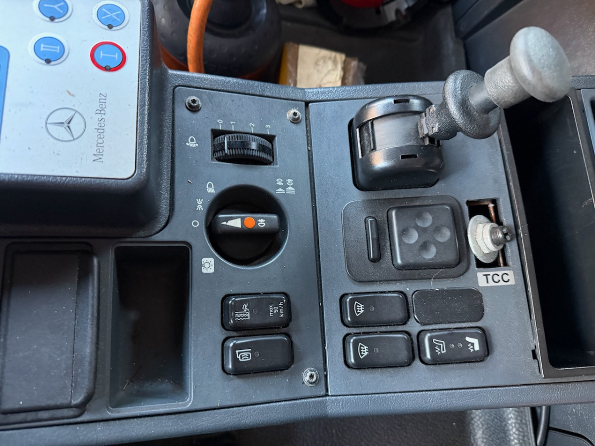 Municipal/ Special vehicle UNIMOG U400: picture 8