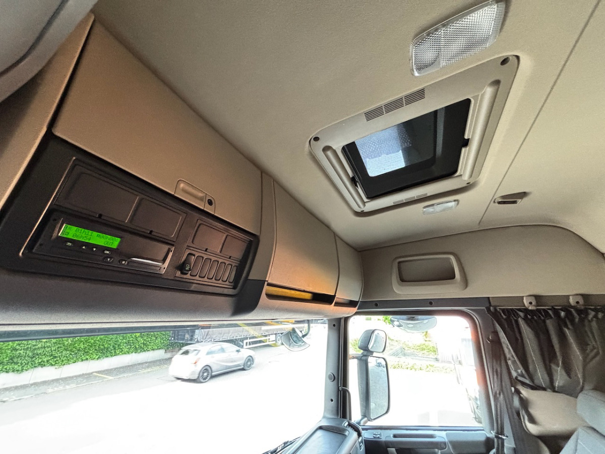Curtain side truck SCANIA G410: picture 13