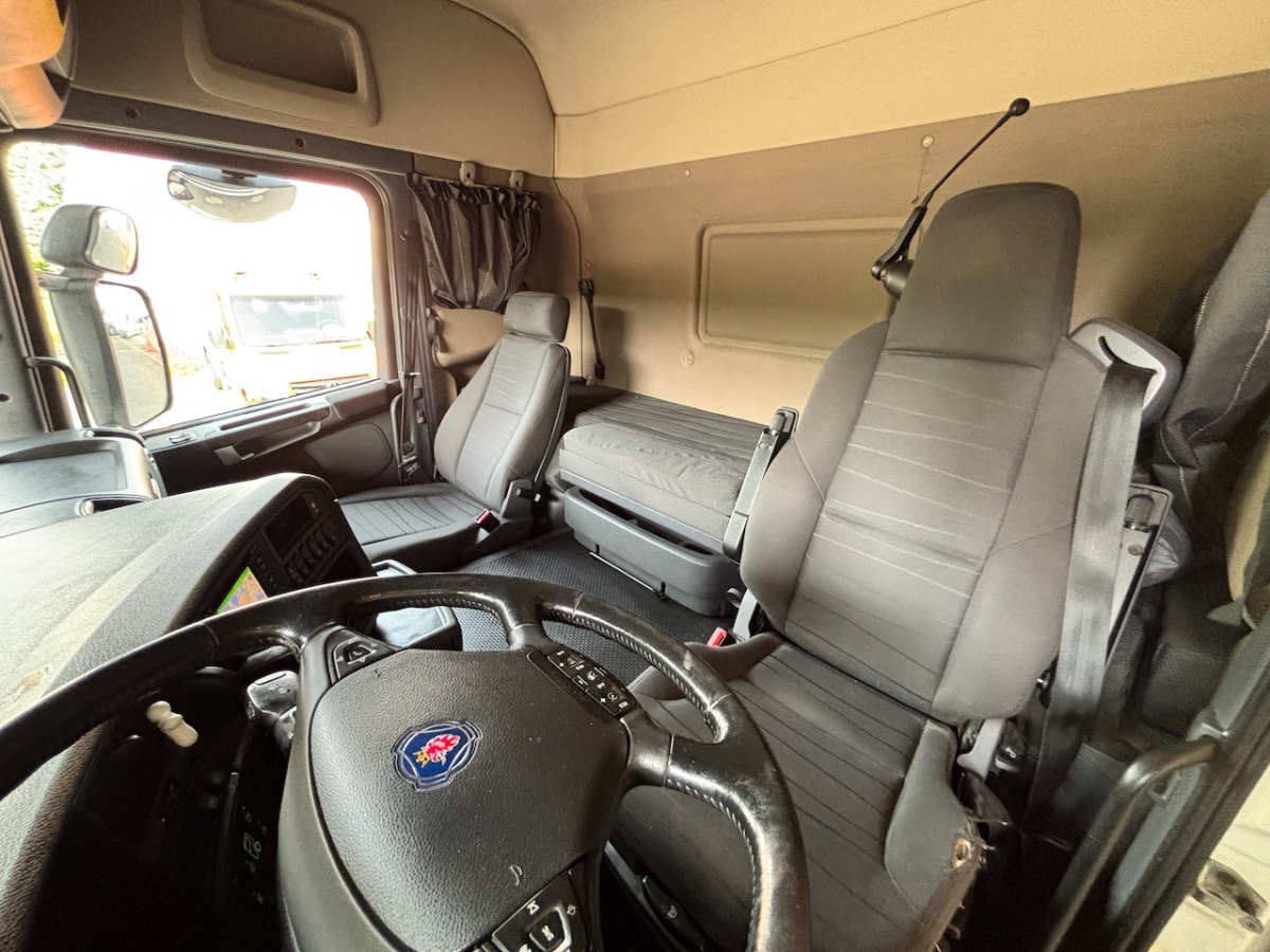 SCANIA G410 - Curtain side truck: picture 5 SCANIA G410 - Curtain side truck: picture 5