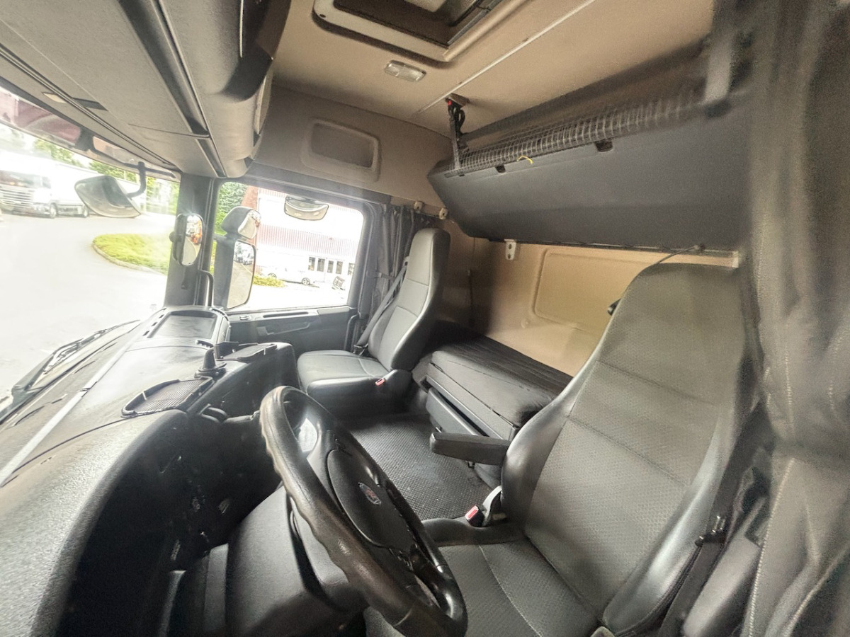SCANIA G440 - Curtain side truck: picture 4 SCANIA G440 - Curtain side truck: picture 4