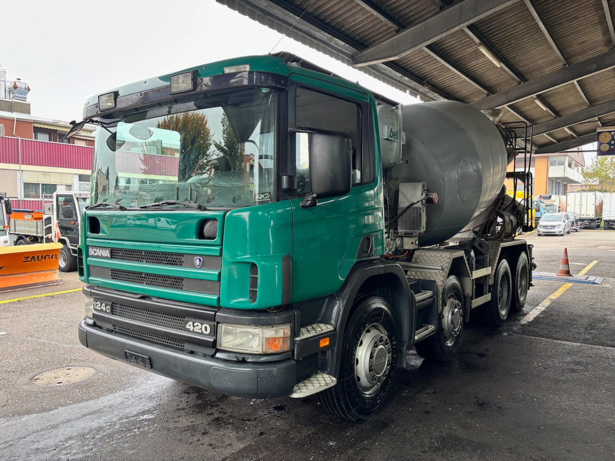 Concrete mixer truck SCANIA P124CB8x4: picture 16