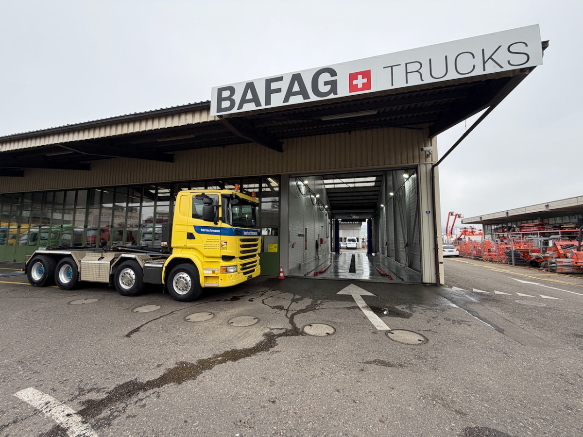 SCANIA R450 8x4 - Hook lift truck: picture 2 SCANIA R450 8x4 - Hook lift truck: picture 2