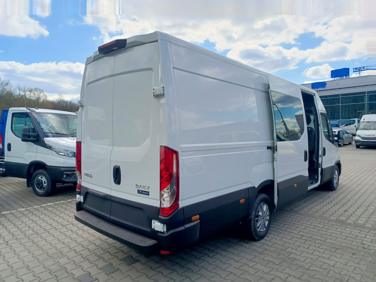 IVECO Daily 35 180 7-Sitzer - Passenger van, Combi van: picture 4 IVECO Daily 35 180 7-Sitzer - Passenger van, Combi van: picture 4