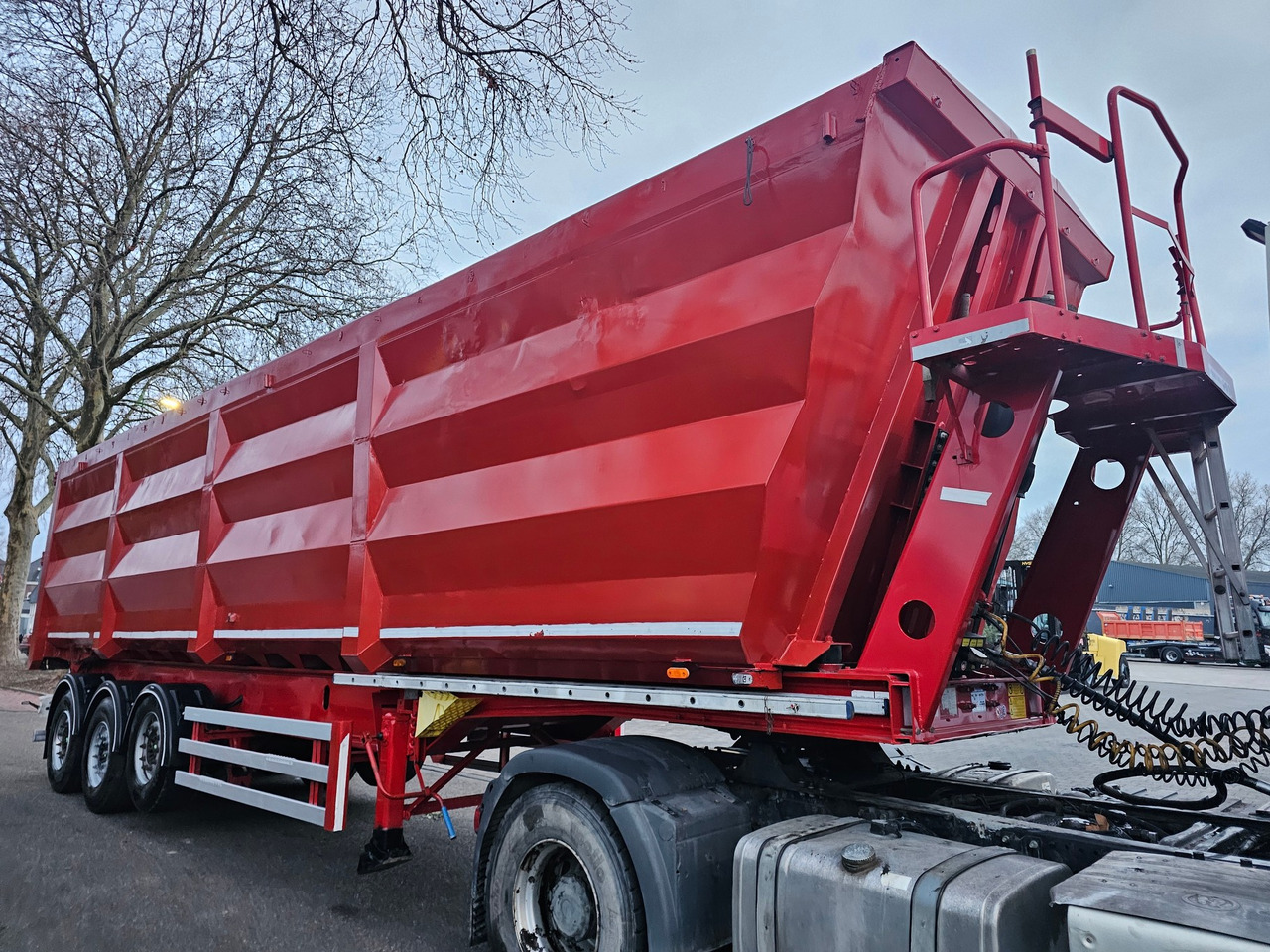 Stas S300CX Scrap Tipper - Tipper semi-trailer: picture 4 Stas S300CX Scrap Tipper - Tipper semi-trailer: picture 4