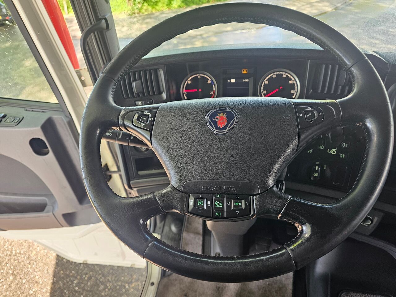 Scania R410 Highline SCR Only - Tractor unit: picture 5 Scania R410 Highline SCR Only - Tractor unit: picture 5