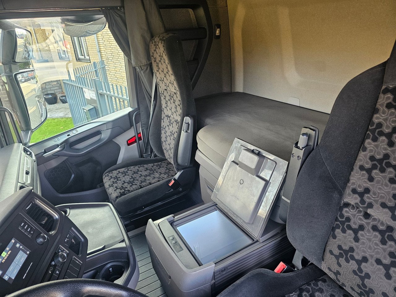 Tractor unit Scania R450 High NGS ( SCR Only ): picture 8 Tractor unit Scania R450 High NGS ( SCR Only ): picture 8