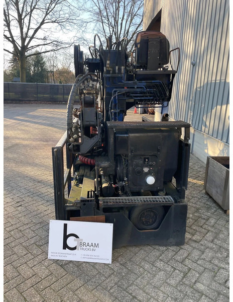 Hiab Hiad 220-F3 tot 9 meter uitschuifbaar. OOK NOG EEN KENIS KRAAN - Truck mounted crane: picture 1 Hiab Hiad 220-F3 tot 9 meter uitschuifbaar. OOK NOG EEN KENIS KRAAN - Truck mounted crane: picture 1