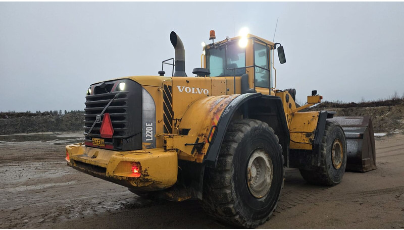 Volvo L220E - Wheel loader: picture 1 Volvo L220E - Wheel loader: picture 1