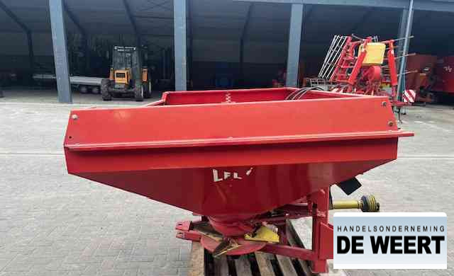 Lely centerliner stooier , front aandrijving - Fertilizer spreader: picture 4 Lely centerliner stooier , front aandrijving - Fertilizer spreader: picture 4