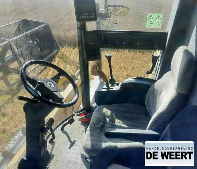 New Holland TX 68 , tx 68 - Combine harvester: picture 5 New Holland TX 68 , tx 68 - Combine harvester: picture 5