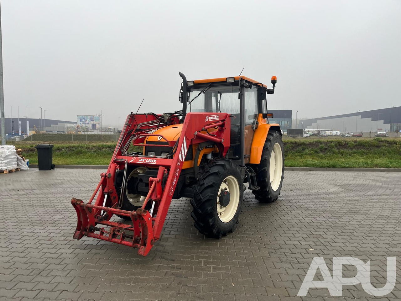 Ciągnik rolniczy Renault - Farm tractor: picture 1 Ciągnik rolniczy Renault - Farm tractor: picture 1