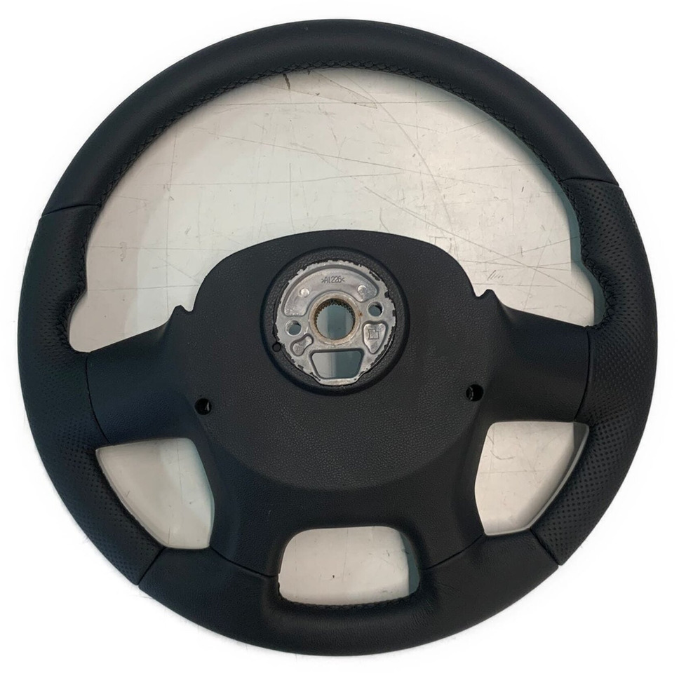 DAF XF106 STUURWIEL MET 12 SCHAKELAARS 2307226 - Steering wheel for Truck: picture 2 DAF XF106 STUURWIEL MET 12 SCHAKELAARS 2307226 - Steering wheel for Truck: picture 2