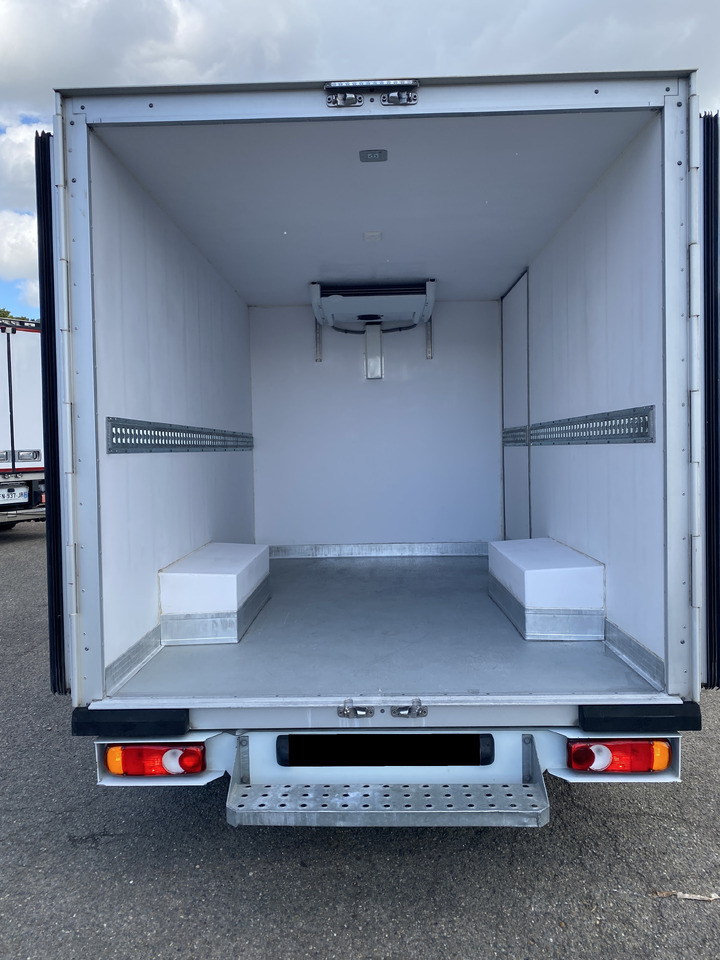 RENAULT Master frigorigique - Refrigerated delivery van: picture 5 RENAULT Master frigorigique - Refrigerated delivery van: picture 5