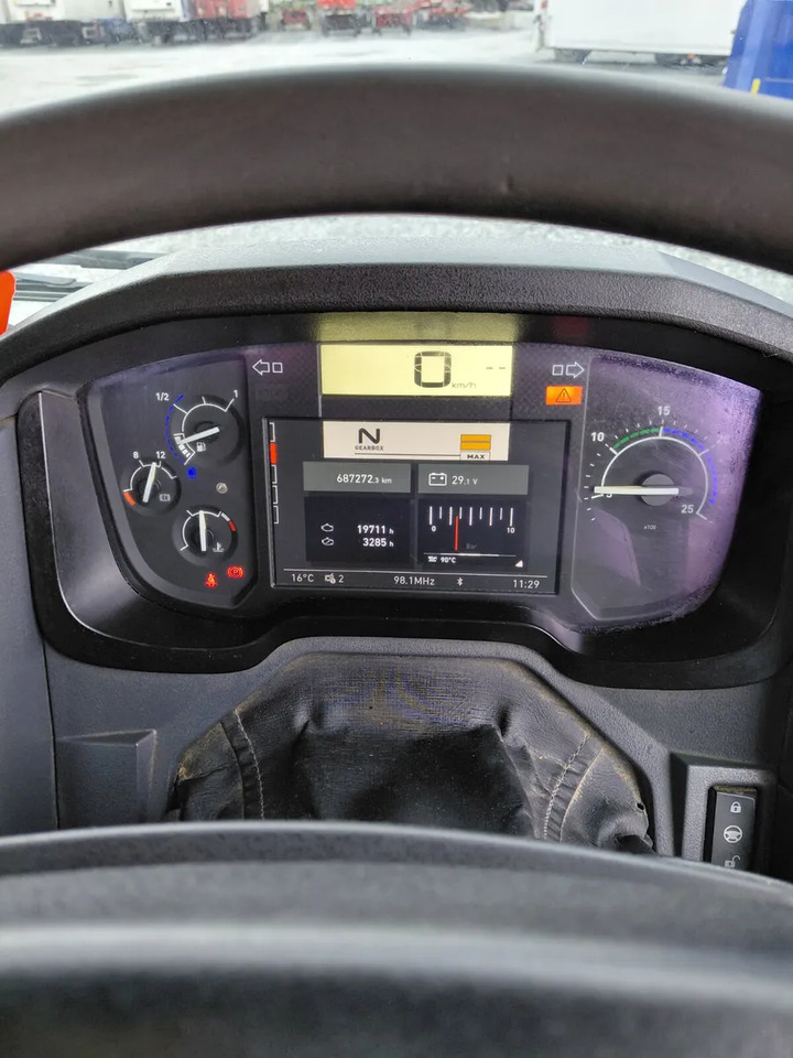2015 Renault C 380 Grab Tipper 8×4 leasing 2015 Renault C 380 Grab Tipper 8×4: picture 8