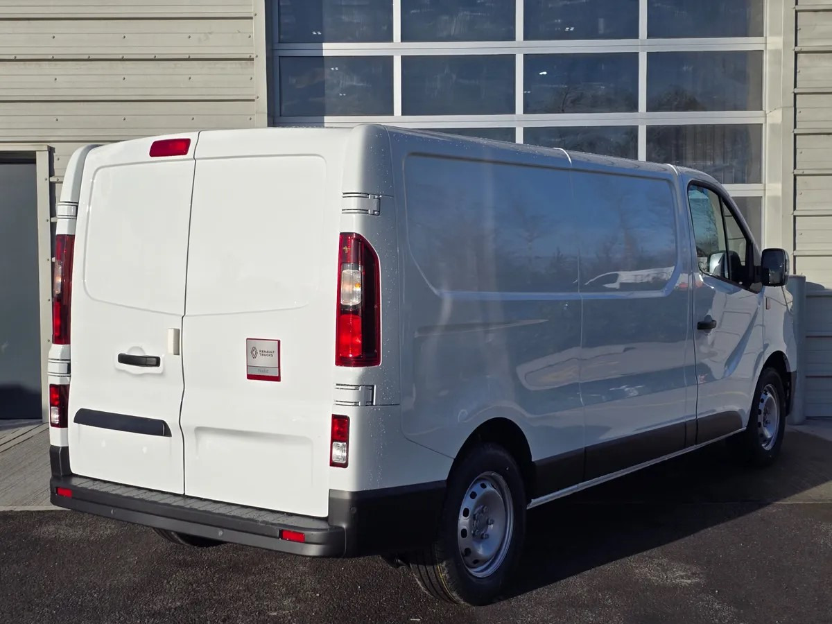2025 New Renault Trafic Red Edition 150BHP - Panel van: picture 4 2025 New Renault Trafic Red Edition 150BHP - Panel van: picture 4