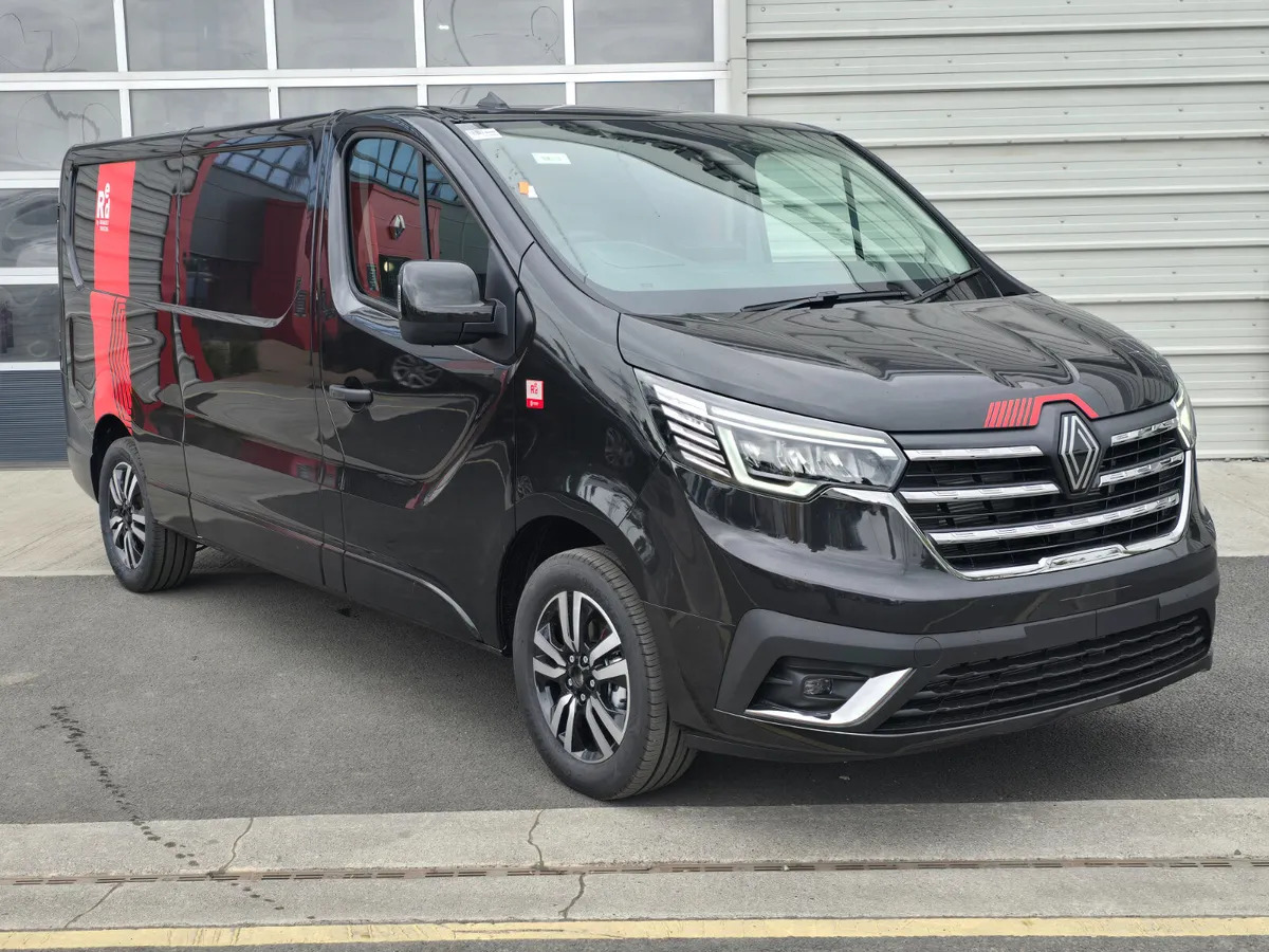 NEW Renault Trafic Exclusive 170BHP/150BHP Auto Black - Panel van: picture 1 NEW Renault Trafic Exclusive 170BHP/150BHP Auto Black - Panel van: picture 1