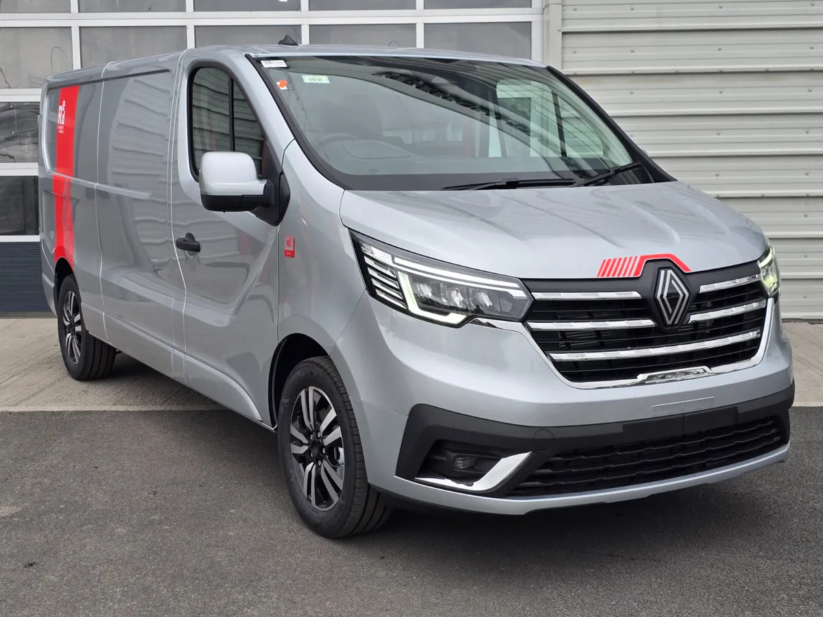 NEW Renault Trafic Exclusive 170BHP/150BHP Auto Highland Silver - Panel van: picture 1 NEW Renault Trafic Exclusive 170BHP/150BHP Auto Highland Silver - Panel van: picture 1