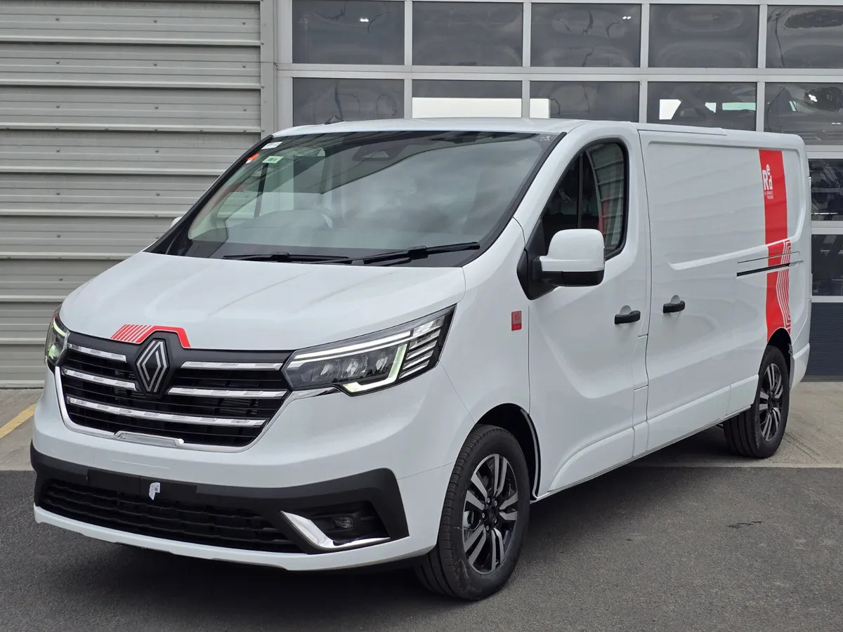 NEW Renault Trafic Exclusive 170BHP/150BHP Auto White - Panel van: picture 5 NEW Renault Trafic Exclusive 170BHP/150BHP Auto White - Panel van: picture 5
