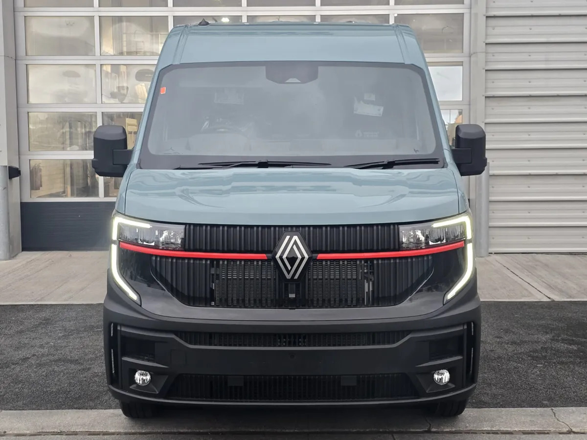 New Master Red Edition L3H2 170BHP Auto – Agave Green - Panel van: picture 4 New Master Red Edition L3H2 170BHP Auto – Agave Green - Panel van: picture 4