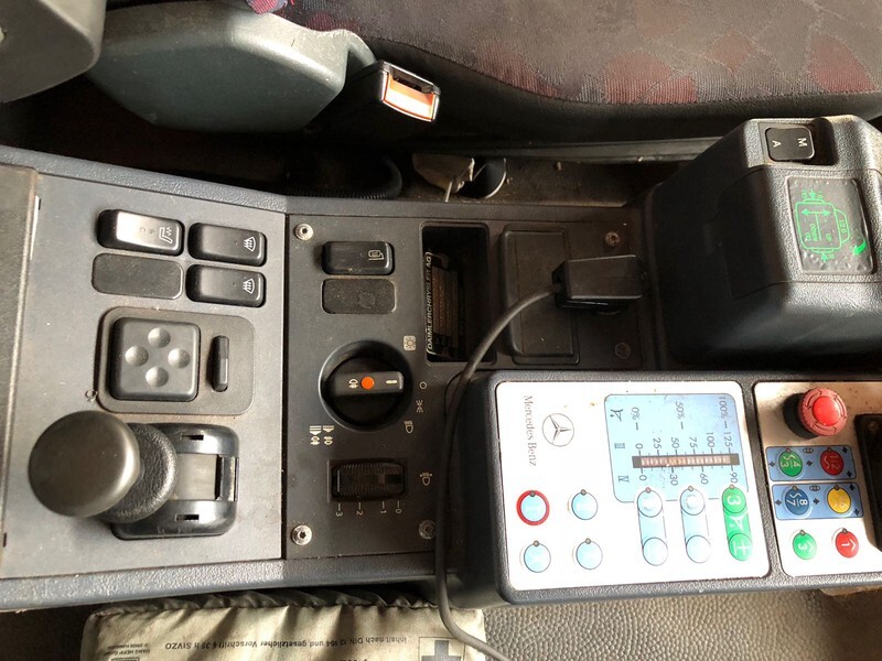 Dropside/ Flatbed truck, Municipal/ Special vehicle Mercedes-Benz Unimog U400: picture 9 Dropside/ Flatbed truck, Municipal/ Special vehicle Mercedes-Benz Unimog U400: picture 9