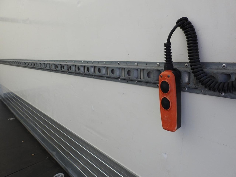 Closed box van Ford TRANSIT KONTENER WINDA 8 PALET BLIŹNIACZE KOŁA KLIMATYZACJA 13: picture 20 Closed box van Ford TRANSIT KONTENER WINDA 8 PALET BLIŹNIACZE KOŁA KLIMATYZACJA 13: picture 20