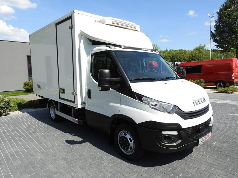 Iveco DAILY 50C15 CHŁODNIA KONTENER -5*C ZASILANIE 230V KLIMATYZACJA B - Refrigerator truck: picture 4 Iveco DAILY 50C15 CHŁODNIA KONTENER -5*C ZASILANIE 230V KLIMATYZACJA B - Refrigerator truck: picture 4