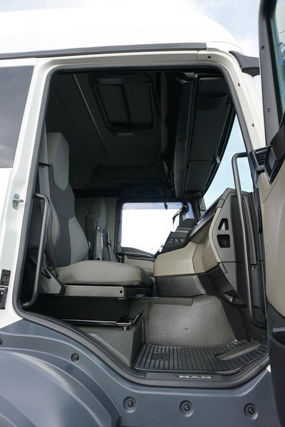 Dropside/ Flatbed truck, Crane truck MAN TGS / 35.470 / E 6 / SKRZYNIOWY + HDS / FASSI F 545 / ŁAD. 13 10: picture 10 Dropside/ Flatbed truck, Crane truck MAN TGS / 35.470 / E 6 / SKRZYNIOWY + HDS / FASSI F 545 / ŁAD. 13 10: picture 10